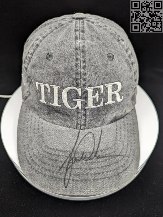 2000 Tiger Woods Signed T I G E R Cap Foundation Junior Clinic Camp