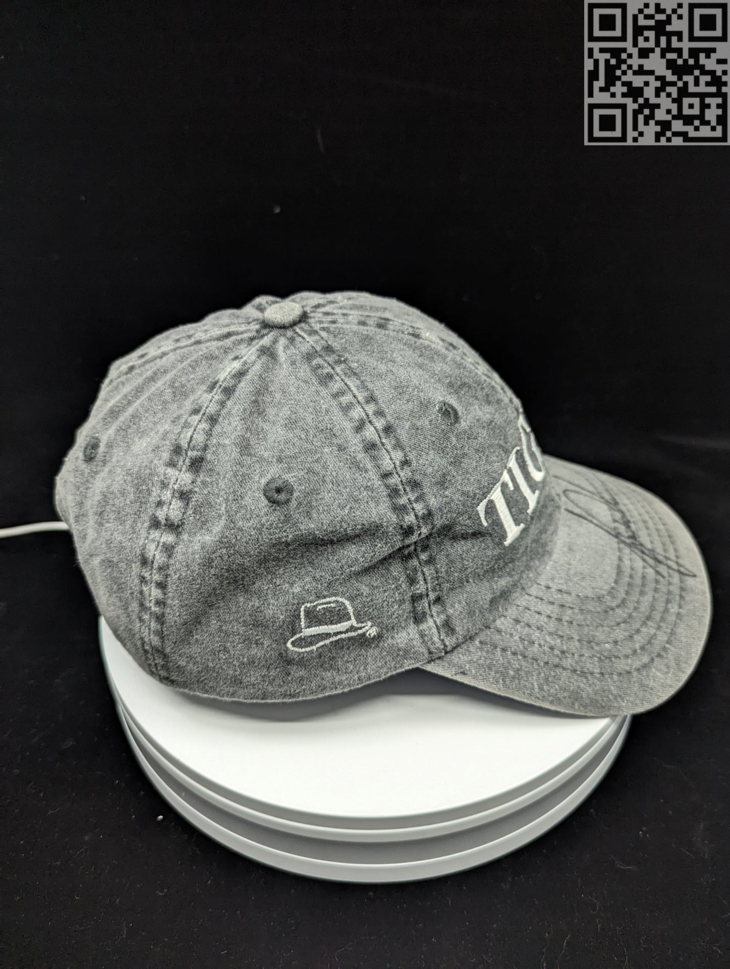 2000 Tiger Woods Signed T I G E R Cap Foundation Junior Clinic Camp