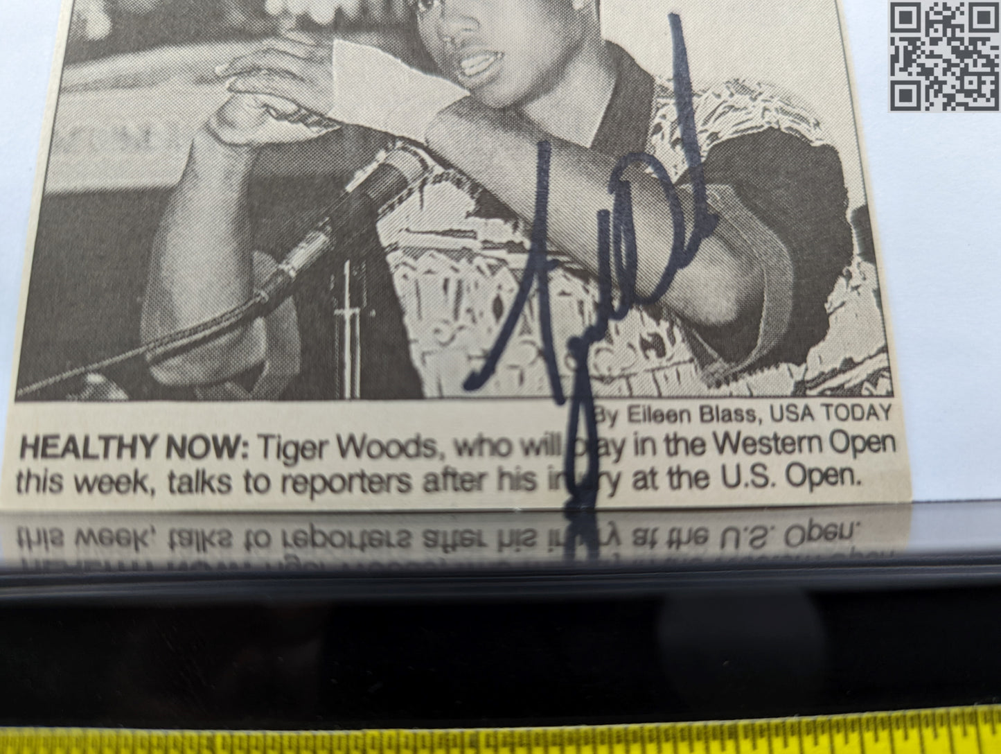 1995 Tiger Woods Signed Newspaper Clipping pre WGA Motorola Western Open Amateur