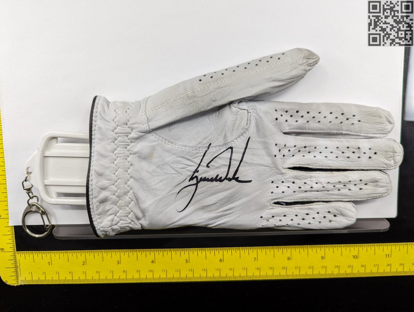 Early 2000's Tiger Woods Signed Upper Deck Authentic Nike Golf Glove