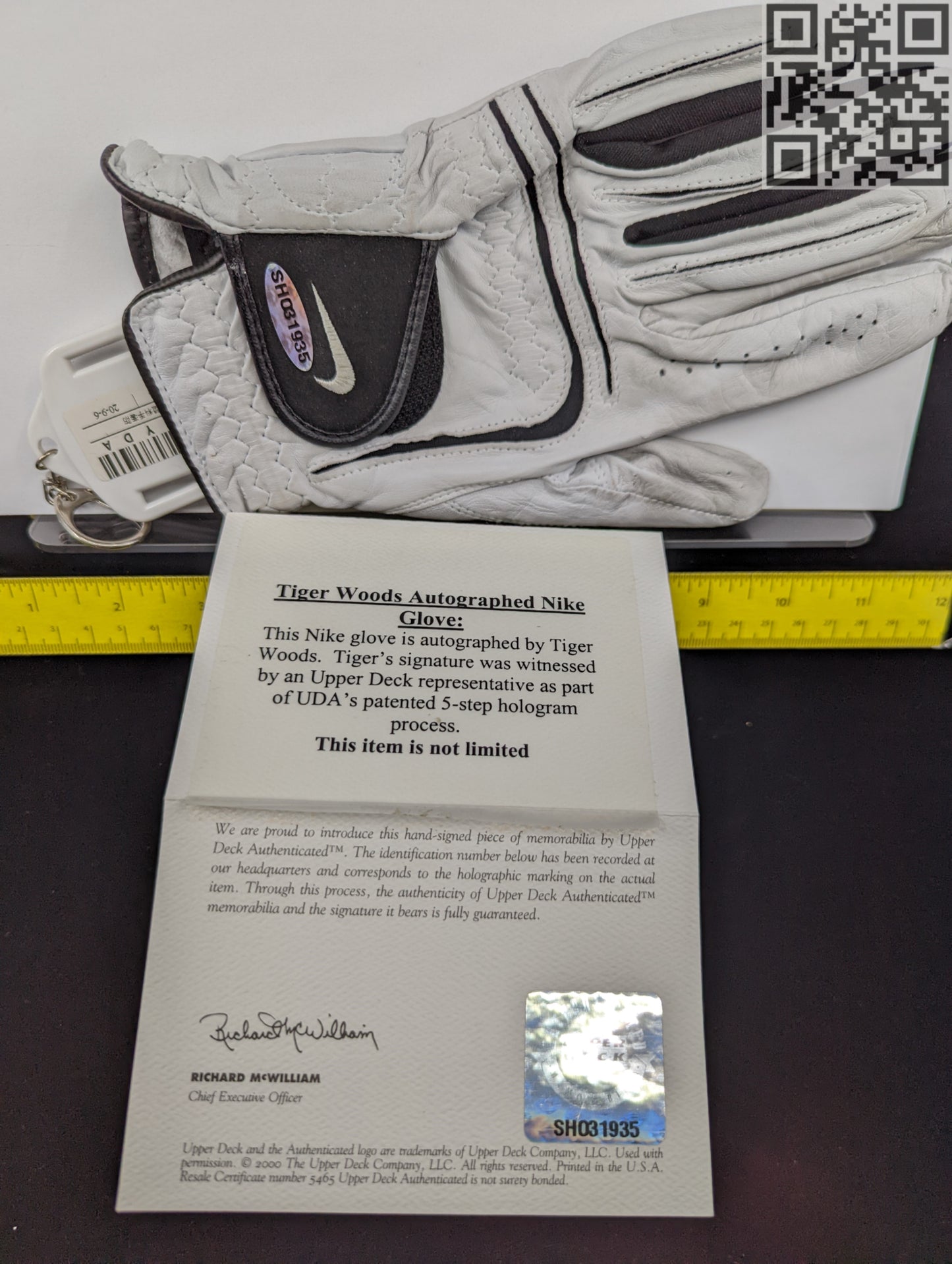 Early 2000's Tiger Woods Signed Upper Deck Authentic Nike Golf Glove