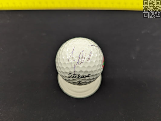 1995 Tiger Woods and Team Signed Titleist Golf Ball