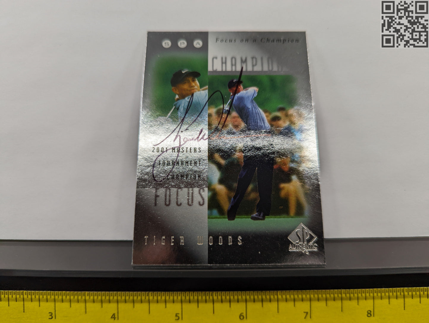 2001 Tiger Woods Upper Deck Rookie Masters Champion Focus Signed Trading Card FC6