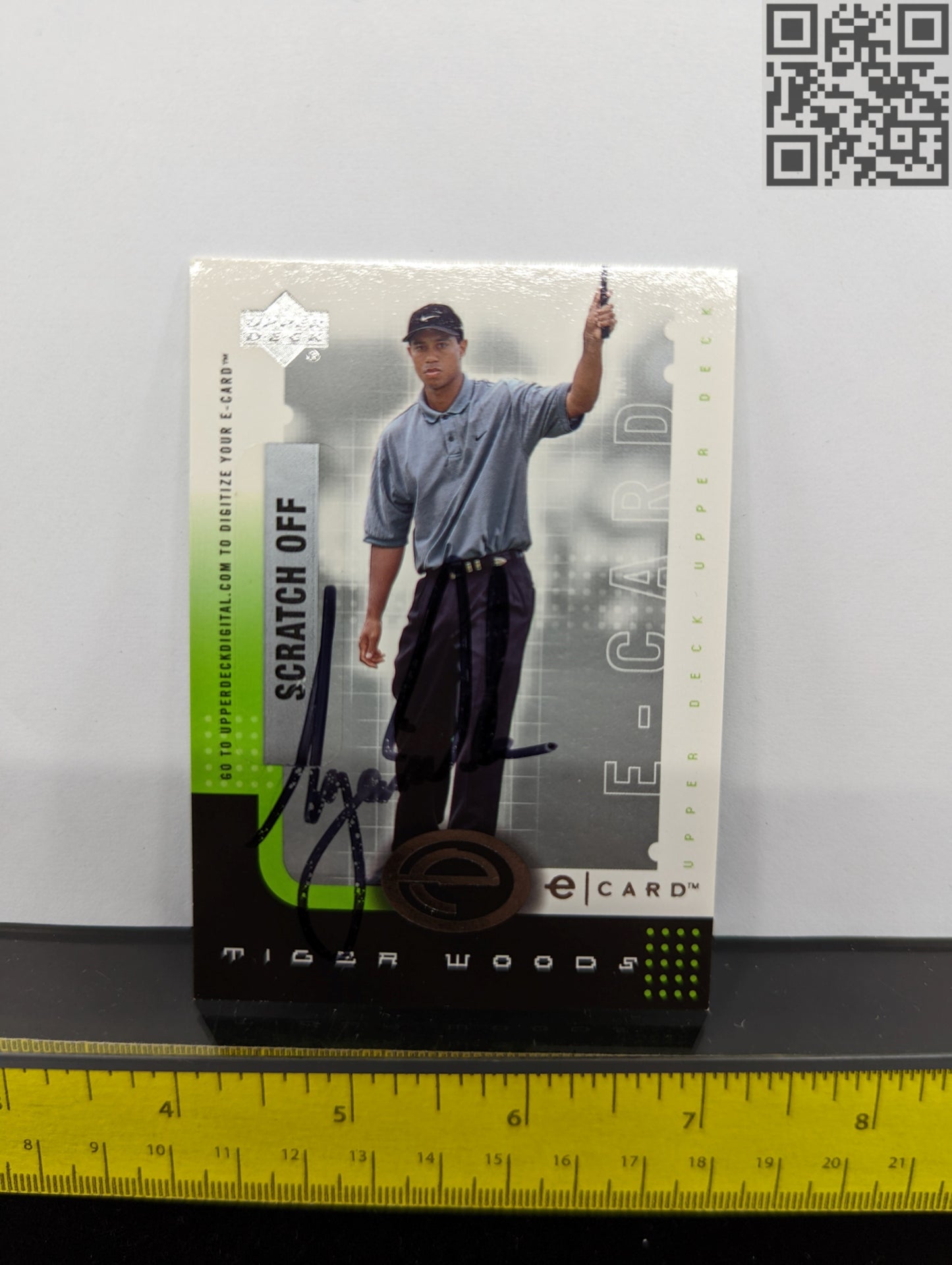 2001 Tiger Woods Signed Upper Deck Rookie Tigers E-Card E-TW Trading Card